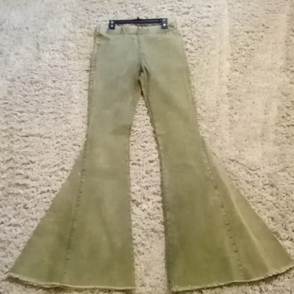Newberry Kustom NWT bell-bottoms acid washed sage green raw hem